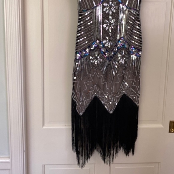 PARTY Dress Fringe Drop Hemline Silver Sequined Dress V Neck Party - Picture 5 of 10